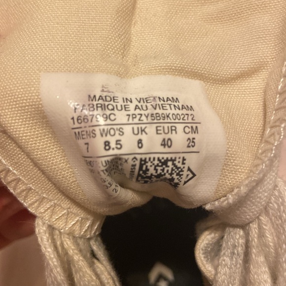 White Converse Hikes - Picture 3 of 3